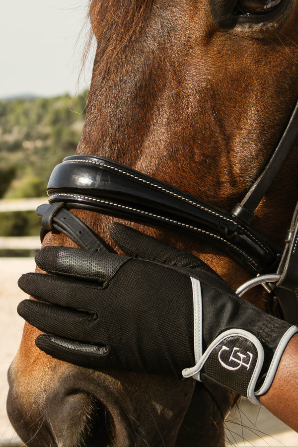 Guantes de equitación negros con detalle reflectante – Silver Storm | Celiana Equestrian